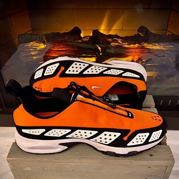 NWT Nike AirMaxGo-MensSz-11.5 /WomenSz-13- Orange,Black,White Gym/Athletic Shoes - Picture 15 of 16